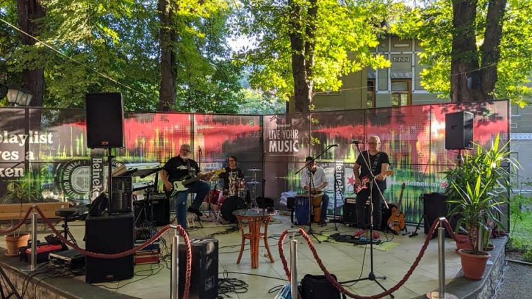 Živa svirka VIS RETRO BAND!