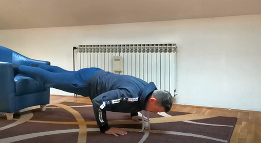 TERETANA U KUĆI: VJEŽBE POMOĆU KUĆANSKIH PREDMETA