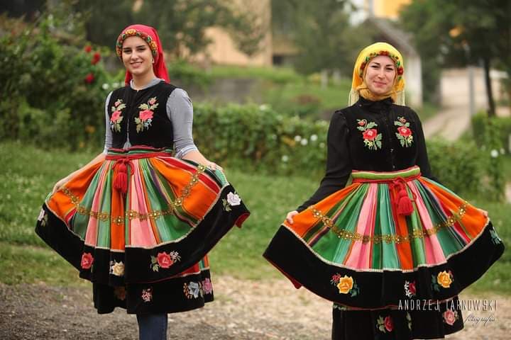Folklor-aktivnost koja ne zna za vjeru i naciju