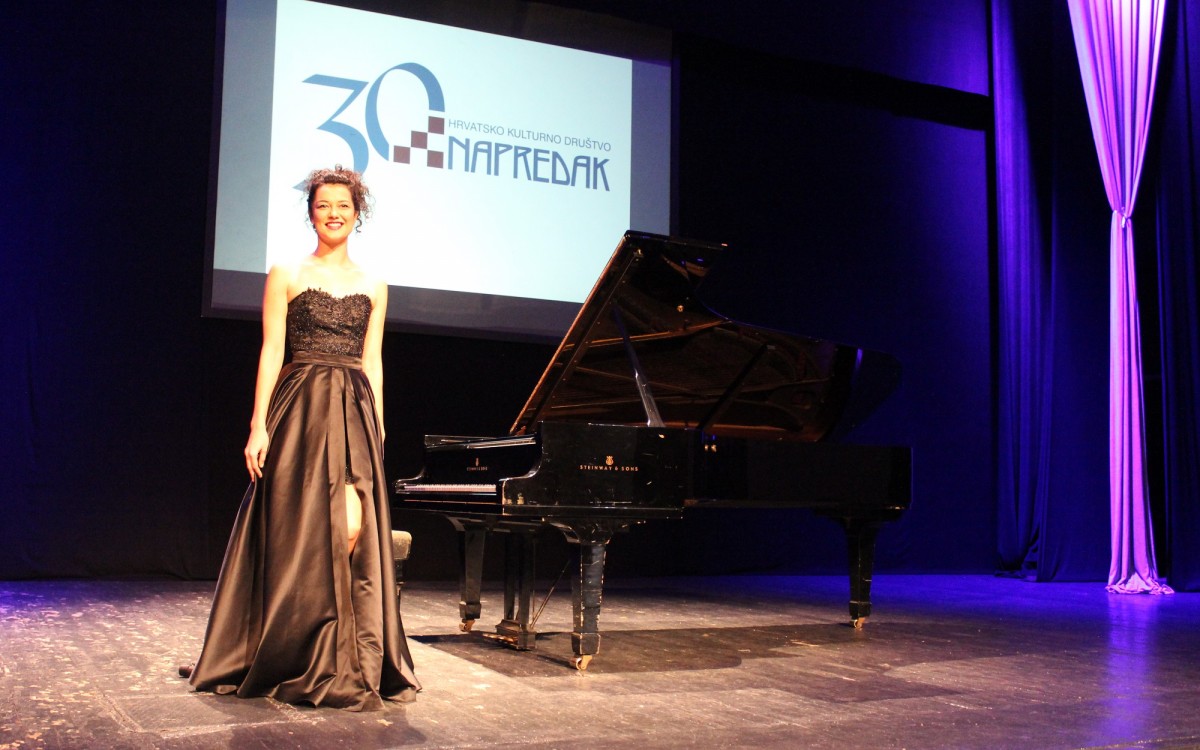 HKD Napredak Tuzli poklonio klavirski recital Alme Hodžić Pašić
