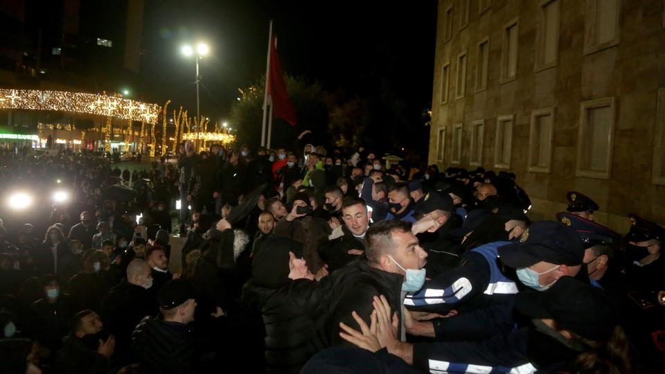 policija