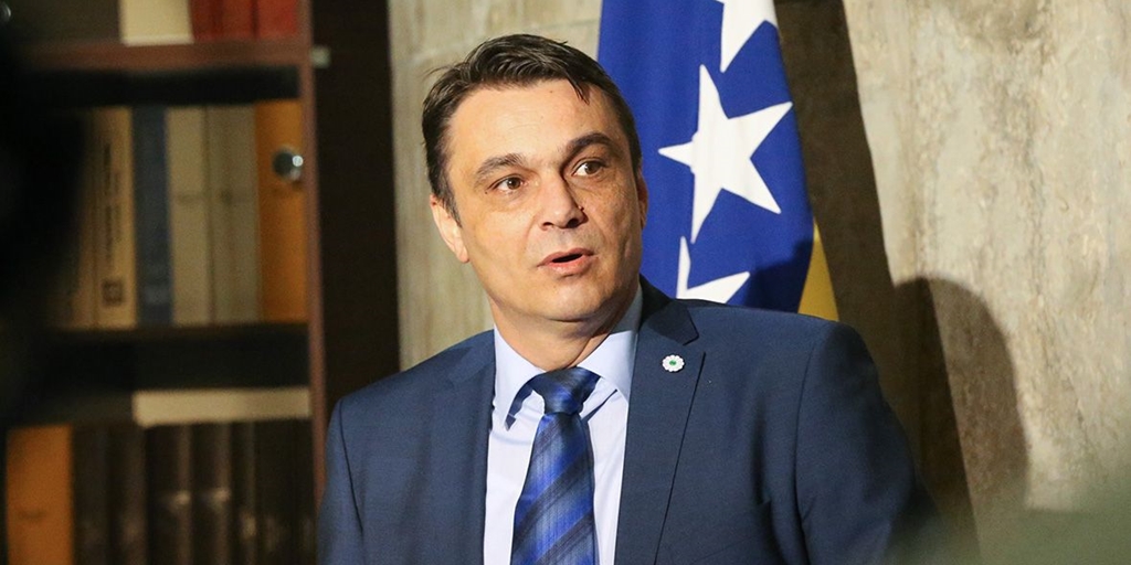 sadik ahmetović