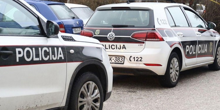 službenici