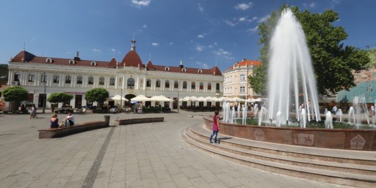 avgustu