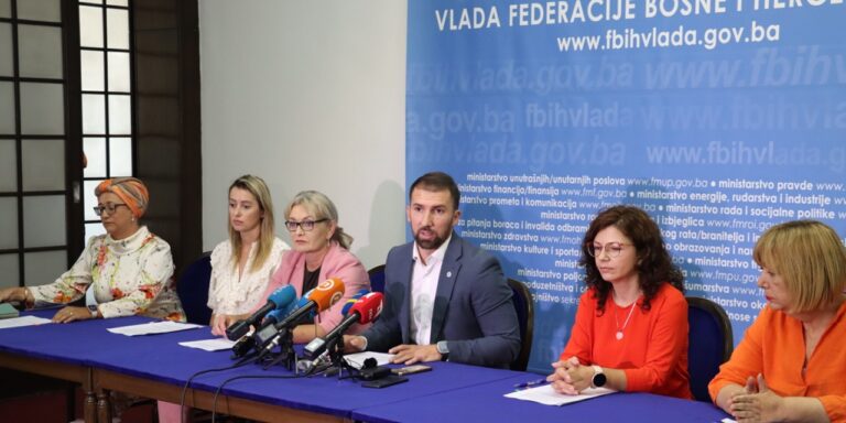 kućama